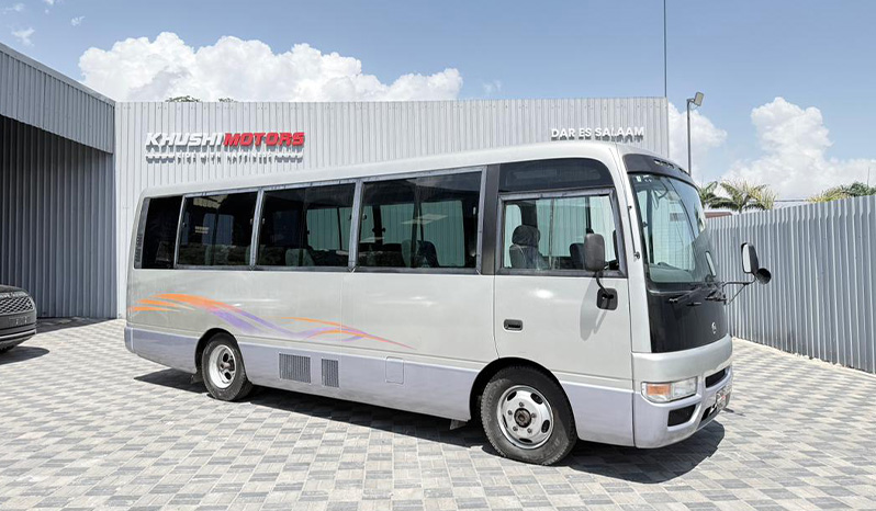 2000 Nissan Civilian image-1