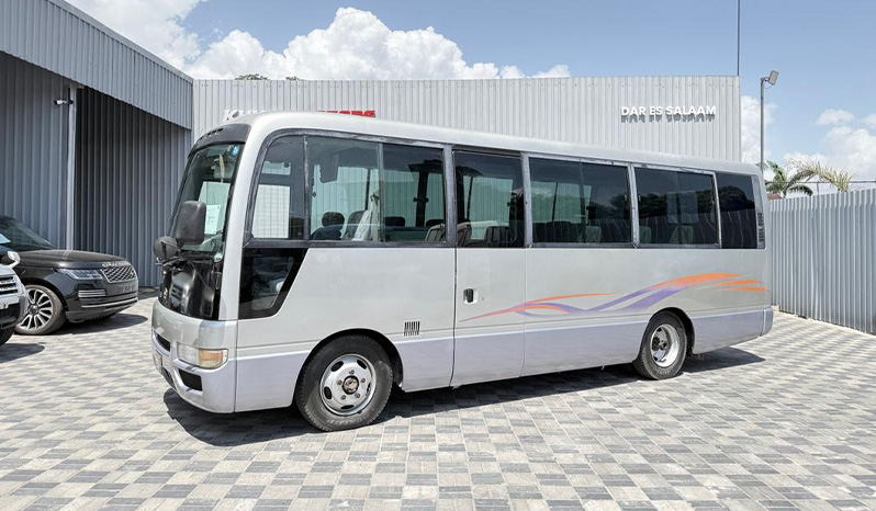 2000 Nissan Civilian image-9