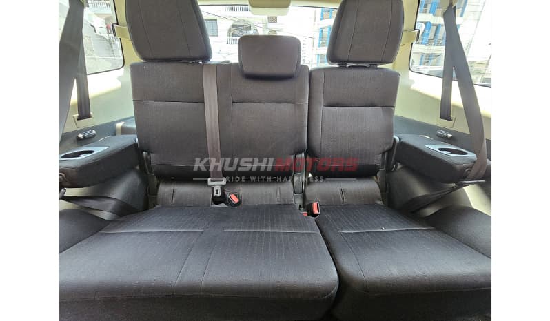 2017 Mitsubishi Pajero image-9