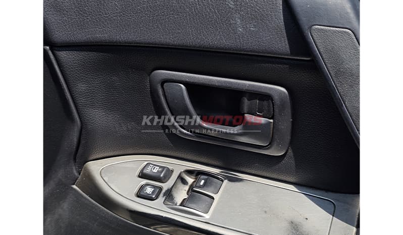 2017 Mitsubishi Pajero image-12