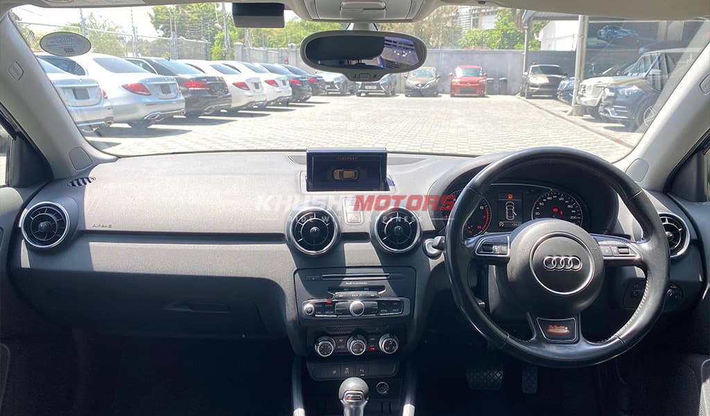 2017 Audi A1 TFSI image-6