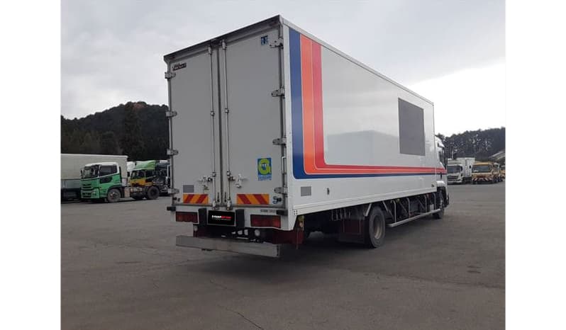 2019 Isuzu Forward Freezer 2.9 Ton image-3