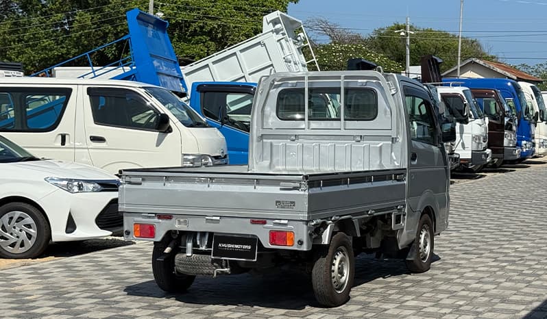 2019 Suzuki Carry image-9