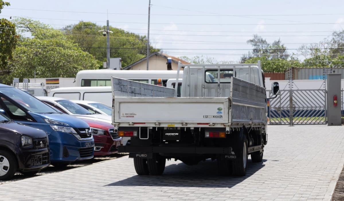 2018 Mitsubishi Fuso Canter 2 Ton image-9