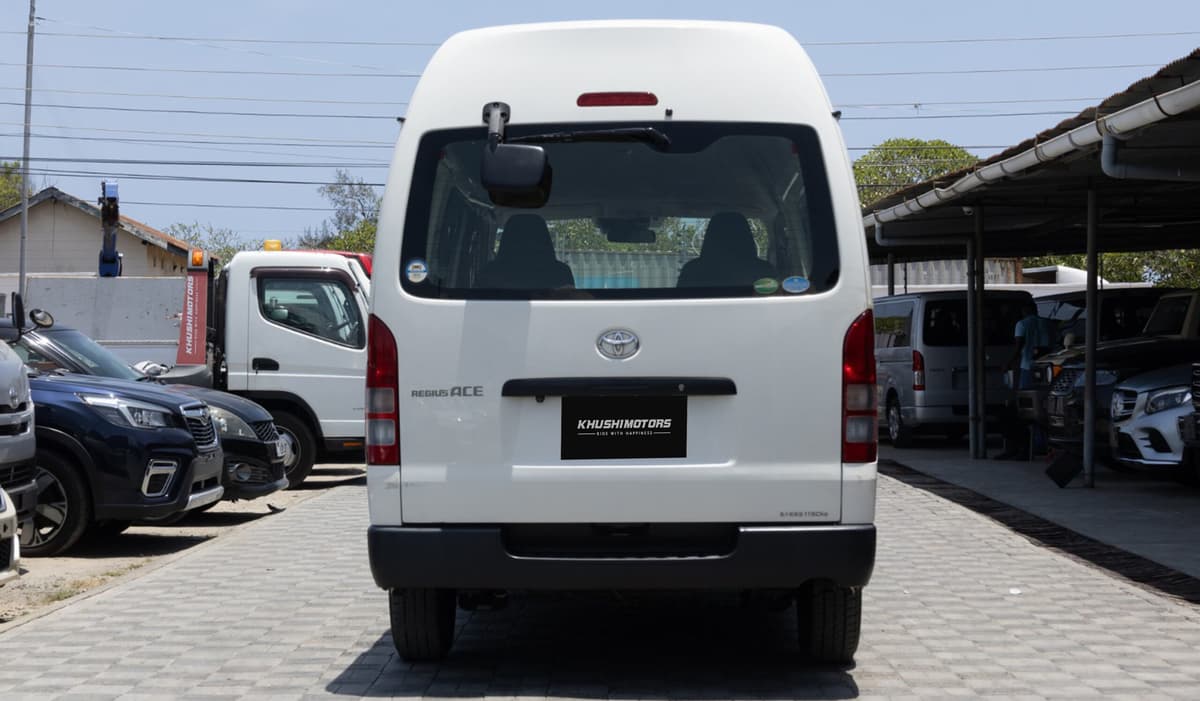 2019 Toyota Regius Van DX Long image-12
