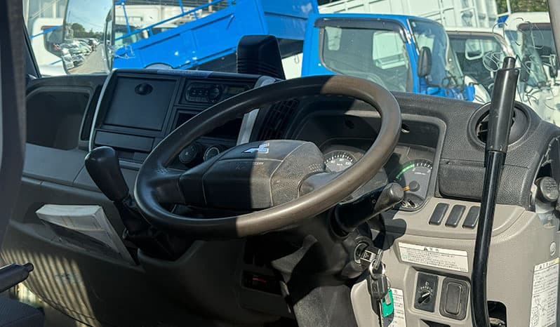 2019 Mitsubishi Canter 2.0 Ton image-8
