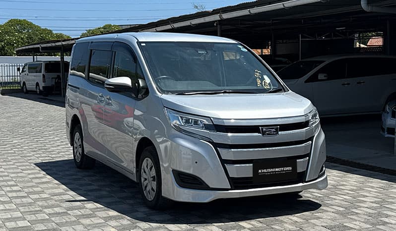 2018 Toyota Noah X image-1