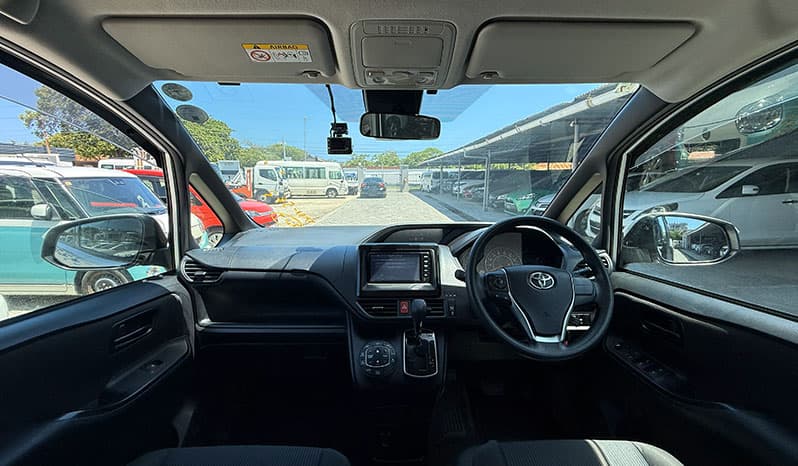 2018 Toyota Noah X image-11