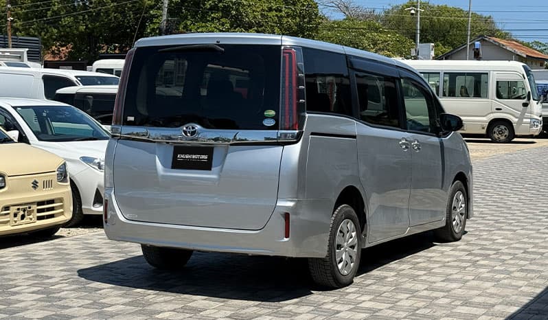 2018 Toyota Noah X image-12