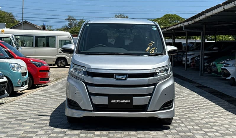2018 Toyota Noah X image-16