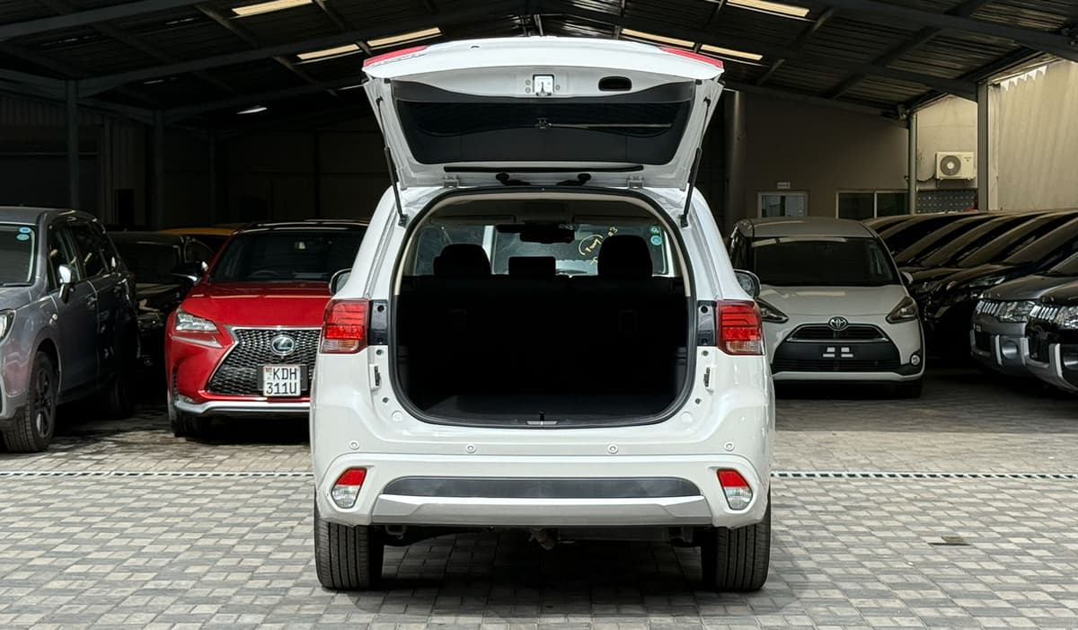 2018 Toyota Hiace Long DX image-8