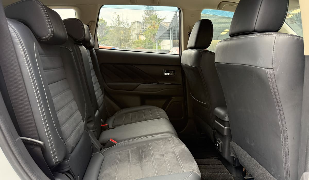 2018 Toyota Hiace Long DX image-10