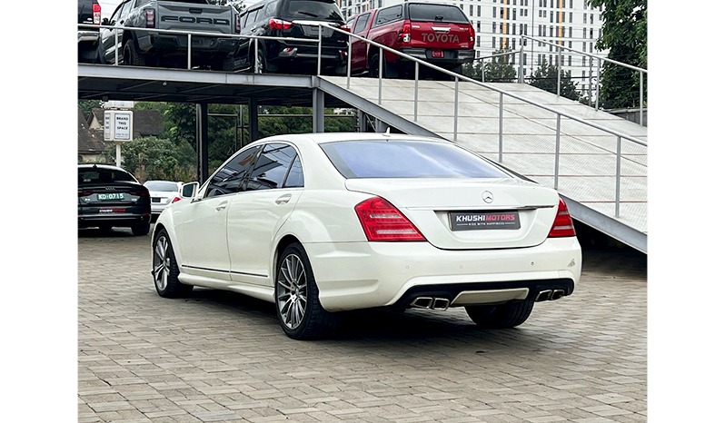 2010 Mercedes-Benz S-Class S550 image-2