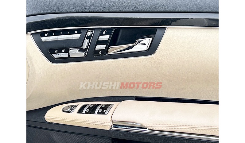 2010 Mercedes-Benz S-Class S550 image-5