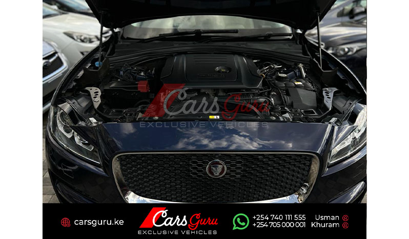2016 Jaguar F Pace Prestige image-4