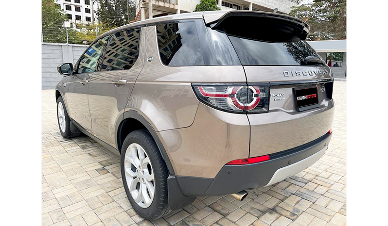 2016 Land Rover Discovery Sport HSE image-14