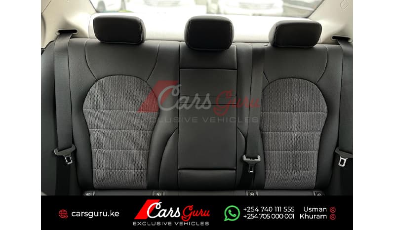 2015 Mercedes-Benz C-Class Avantgarde C180 image-10