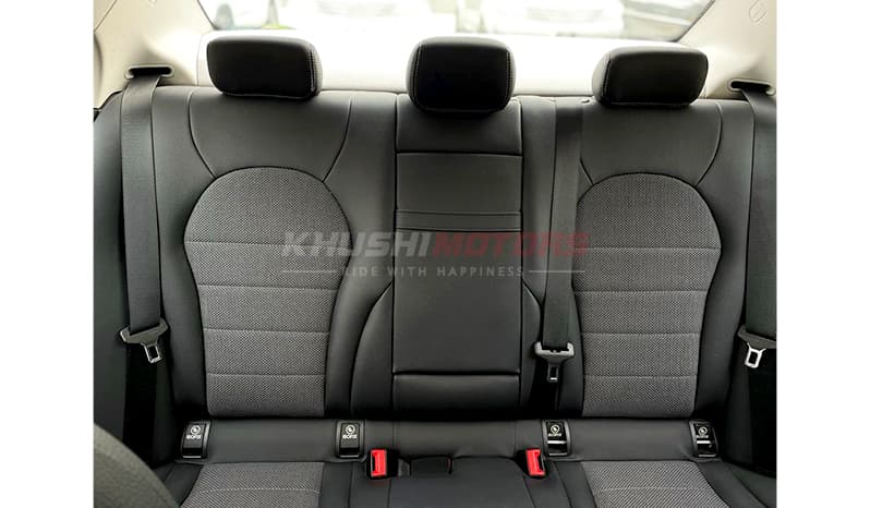 2015 Mercedes-Benz C-Class Avantgarde C180 image-16