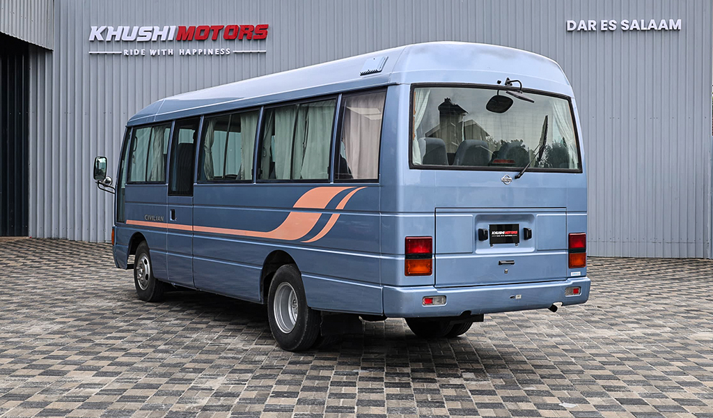 1996 Nissan Civilian image-11