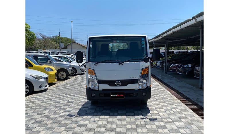 2016 Nissan Atlas image-1
