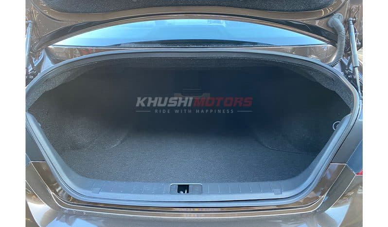 2016 Nissan Fuga image-9