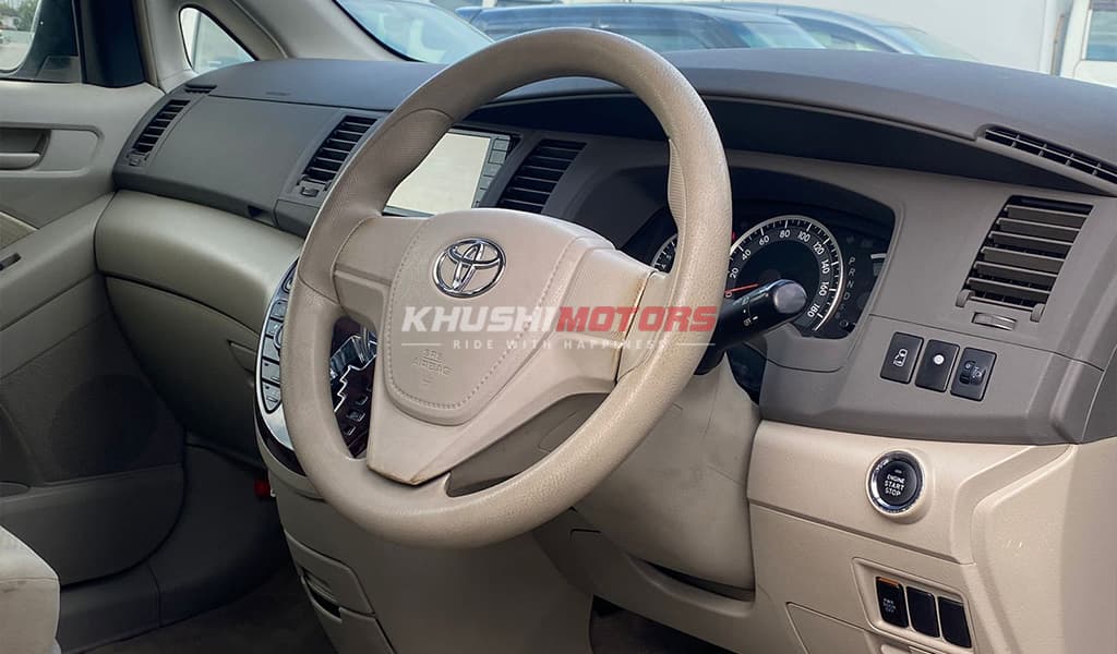 2017 Toyota Isis image-9