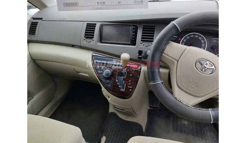 2016 Toyota Isis image-6