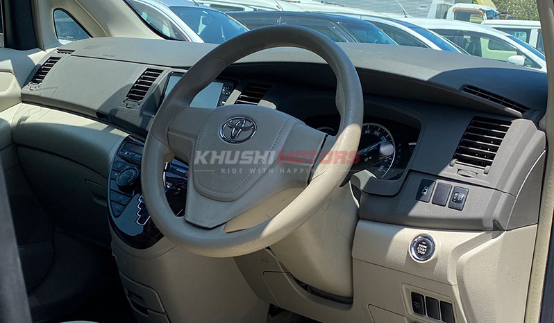 2016 Toyota Isis image-11