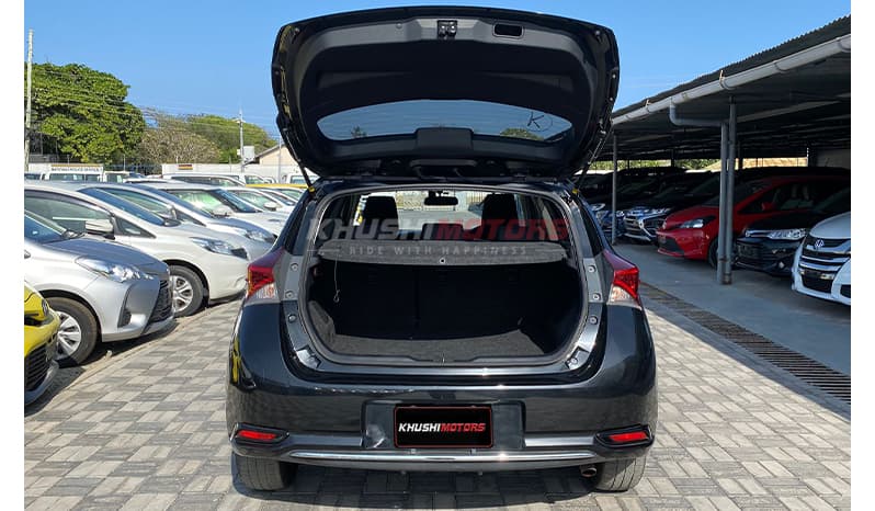 2016 Toyota Auris image-16