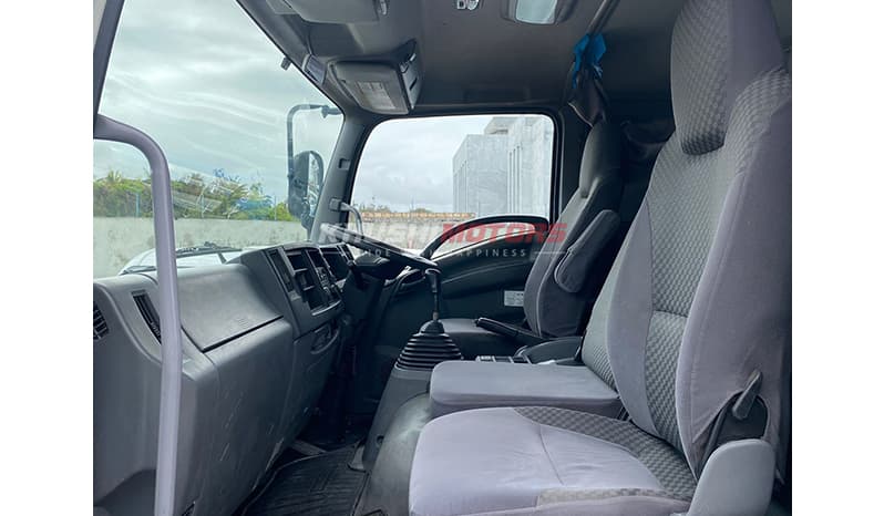 2017 Isuzu Forward image-6