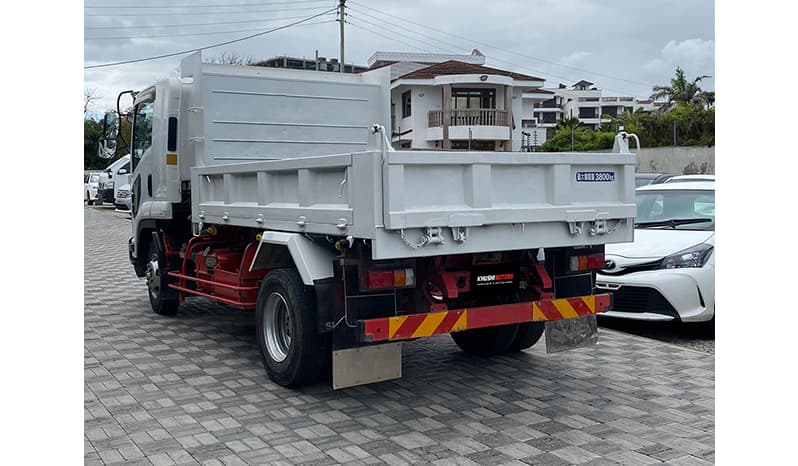 2017 Isuzu Forward image-8