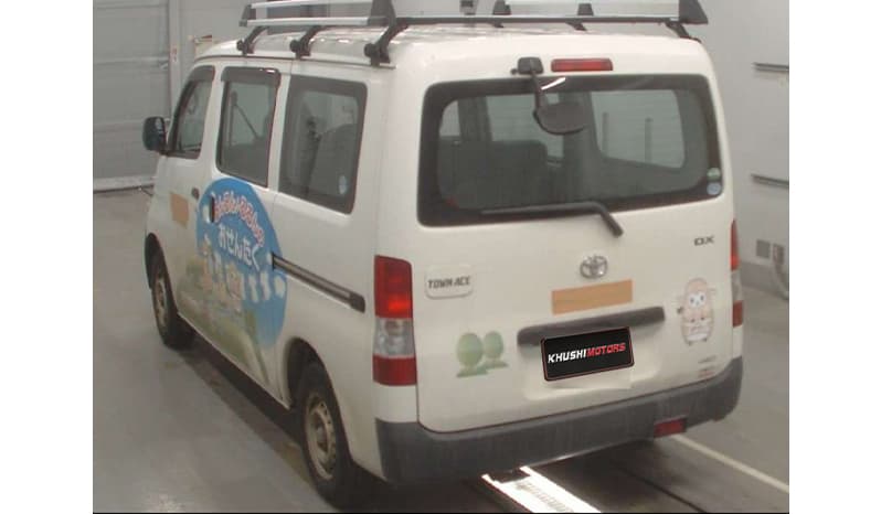 2017 Toyota Townace image-4