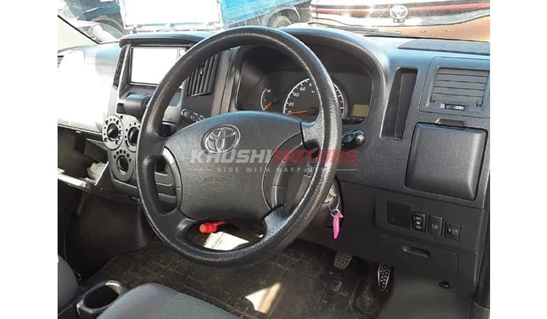 2017 Toyota Townace image-5