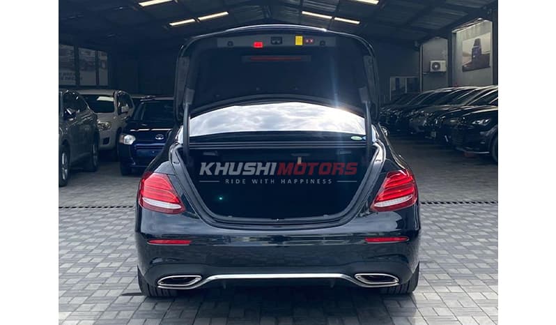 2017 Mercedes-Benz E250 image-12