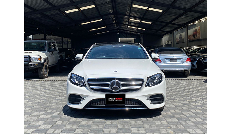 2017 Mercedes-Benz E220d image-1
