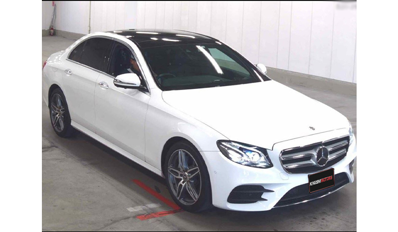 2017 Mercedes-Benz E220d image-2