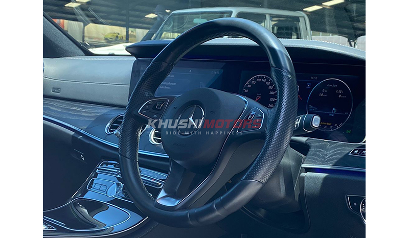 2017 Mercedes-Benz E220d image-9