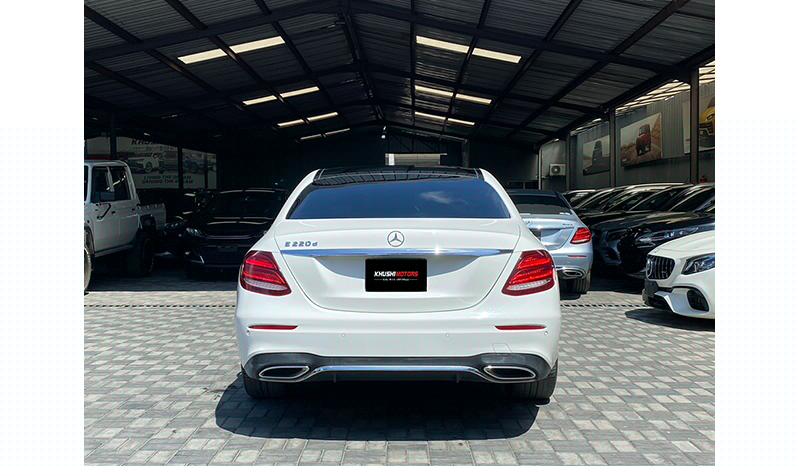 2017 Mercedes-Benz E220d image-15