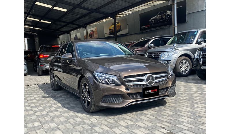 2017 Mercedes-Benz C220d image-11