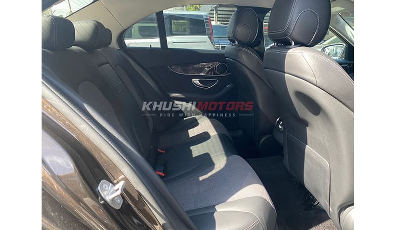 2017 Mercedes-Benz C220d image-14