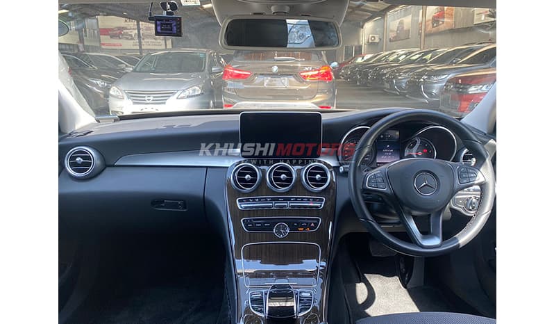 2017 Mercedes-Benz C220d image-15