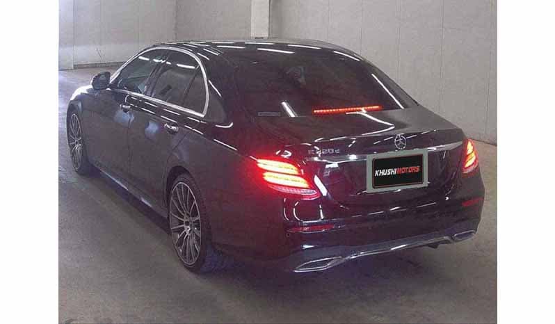 2017 Mercedes-Benz E220d image-3