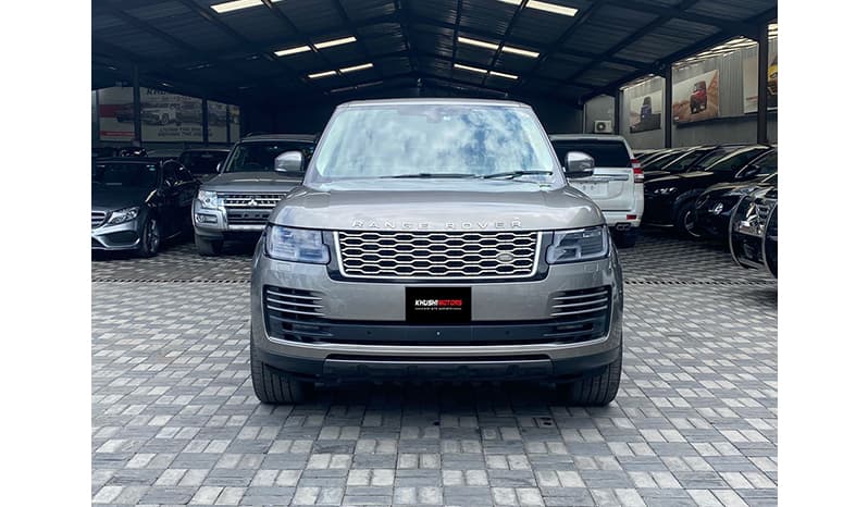 2019 Land Rover Range Rover Vogue image-1