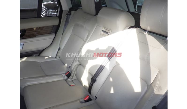 2019 Land Rover Range Rover Vogue image-7
