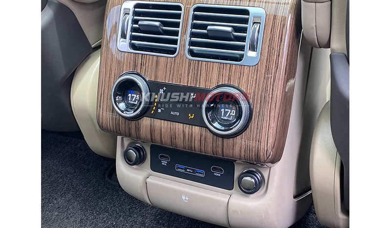 2019 Land Rover Range Rover Vogue image-12
