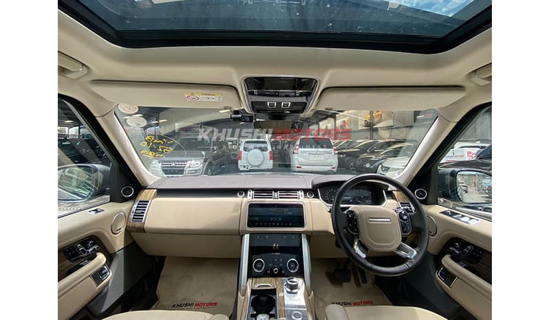 2019 Land Rover Range Rover Vogue image-13