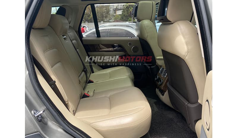 2019 Land Rover Range Rover Vogue image-15