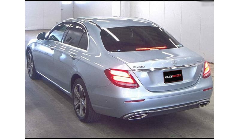 2017 Mercedes-Benz E200 image-3
