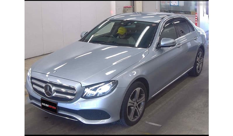 2017 Mercedes-Benz E200 image-4