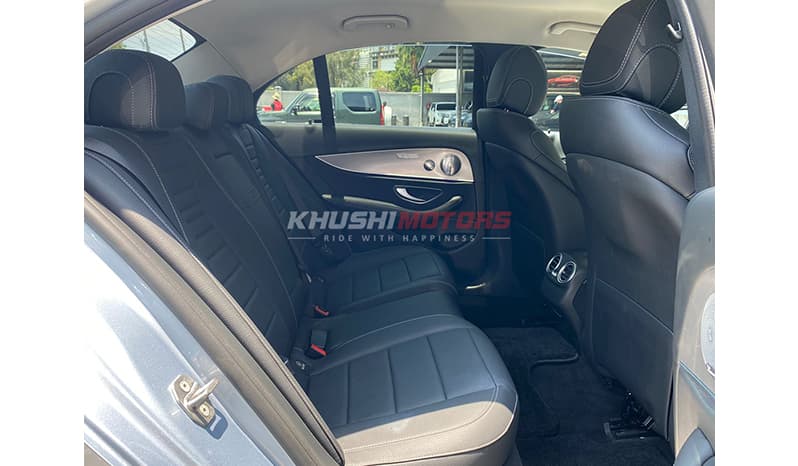 2017 Mercedes-Benz E200 image-12